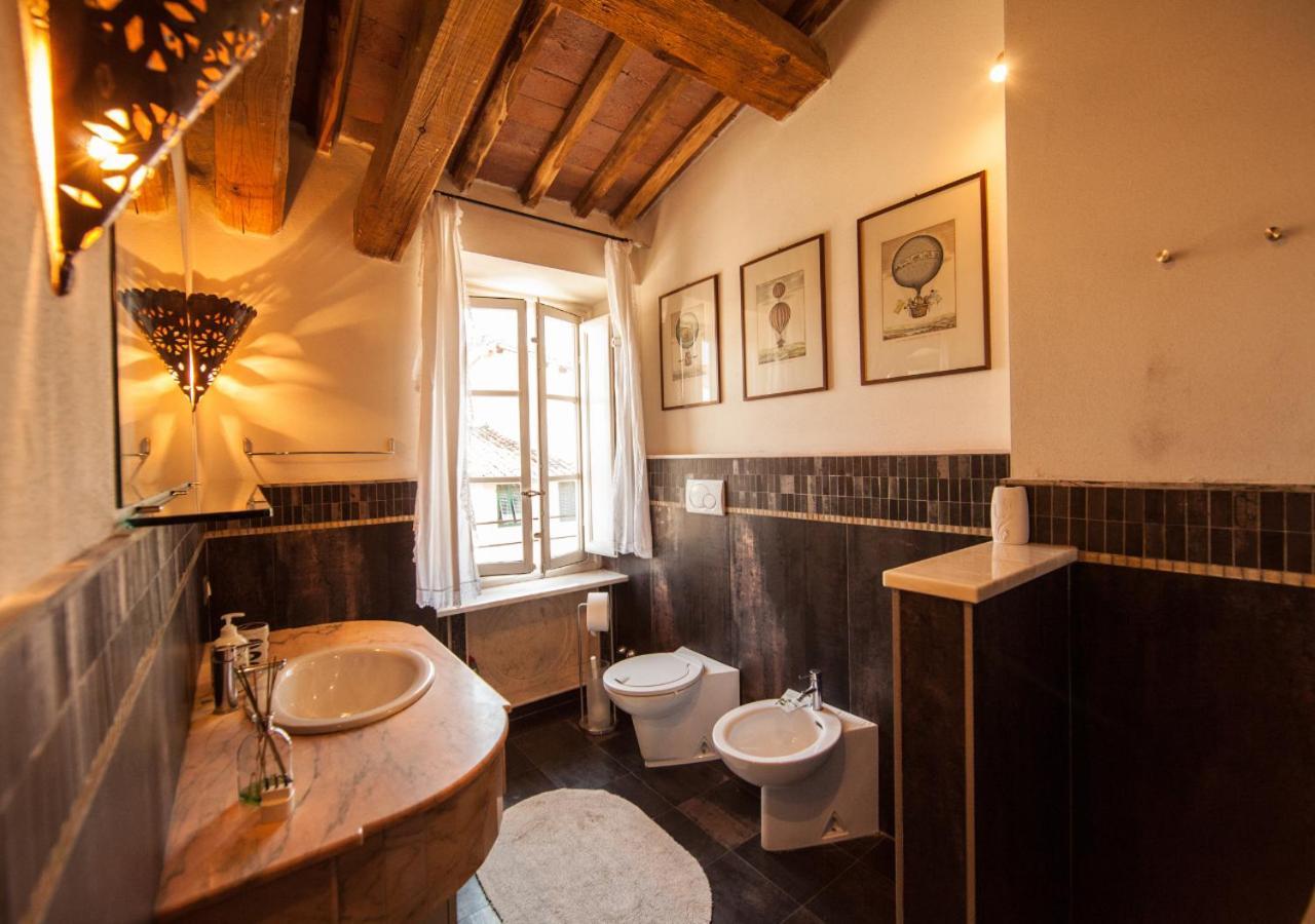 Pollock Attic In Historic City Center Apartment Lucca Luaran gambar